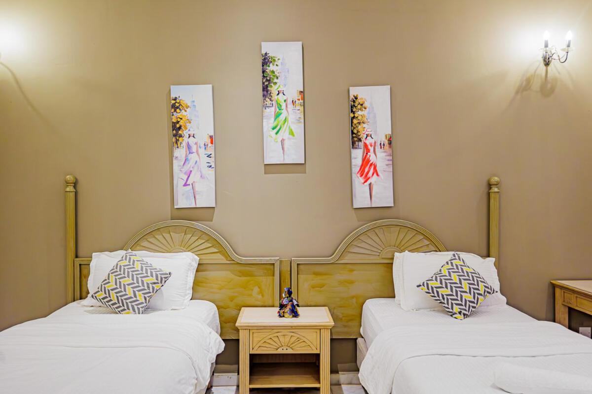 Ocean Villa Heights Brufut エクステリア 写真