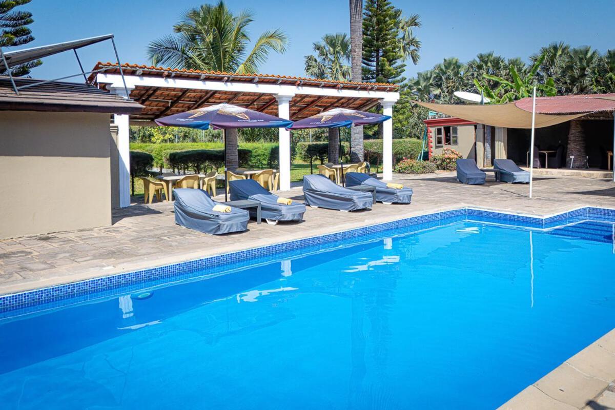 Ocean Villa Heights Brufut エクステリア 写真