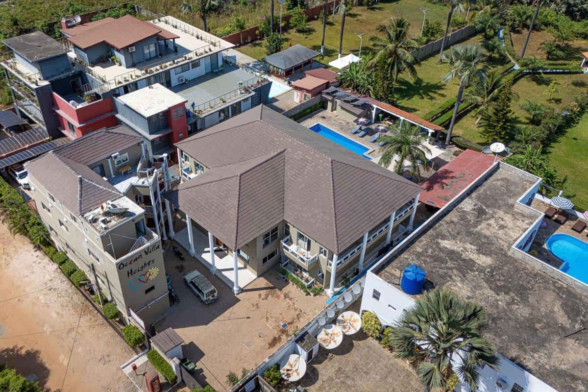 Ocean Villa Heights Brufut エクステリア 写真