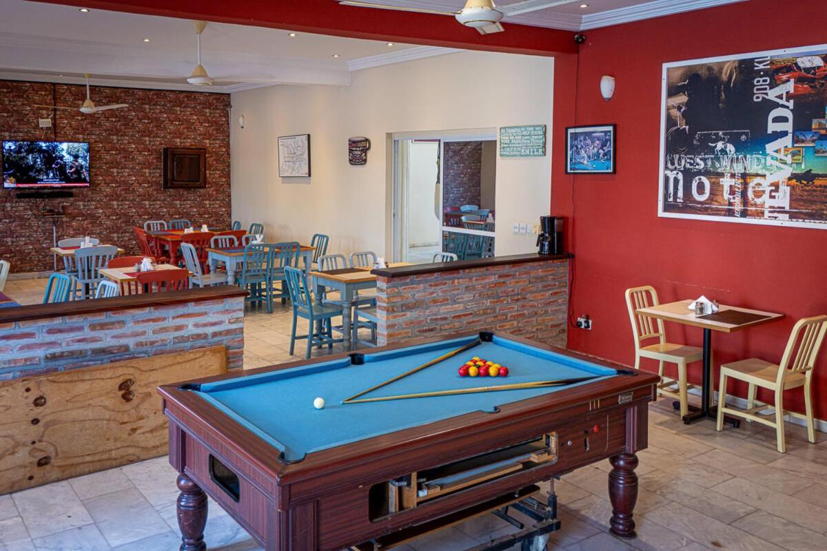 Ocean Villa Heights Brufut エクステリア 写真