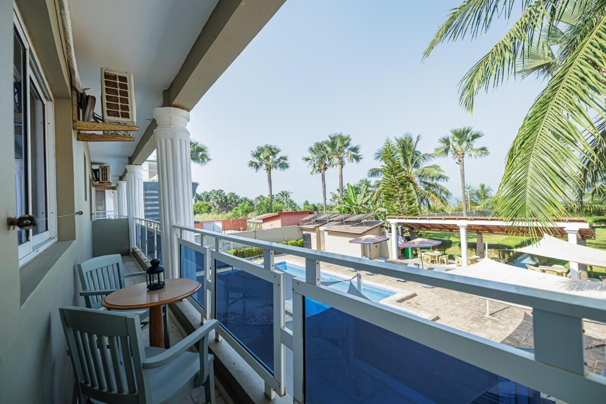 Ocean Villa Heights Brufut エクステリア 写真